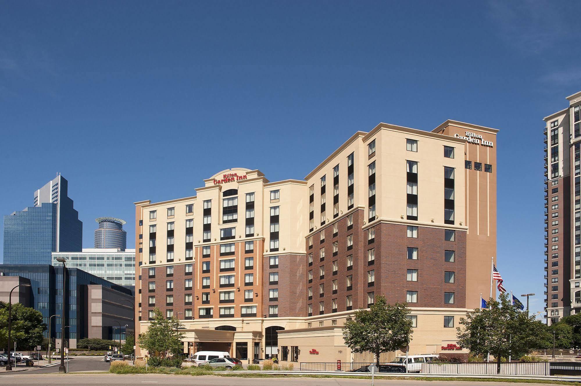 Hilton Garden Inn Minneapolis Downtown Exterior photo